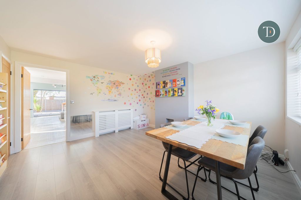 Property photo 2 of 28