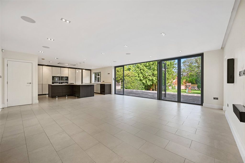 Property photo 2 of 12 Picture No. 08
