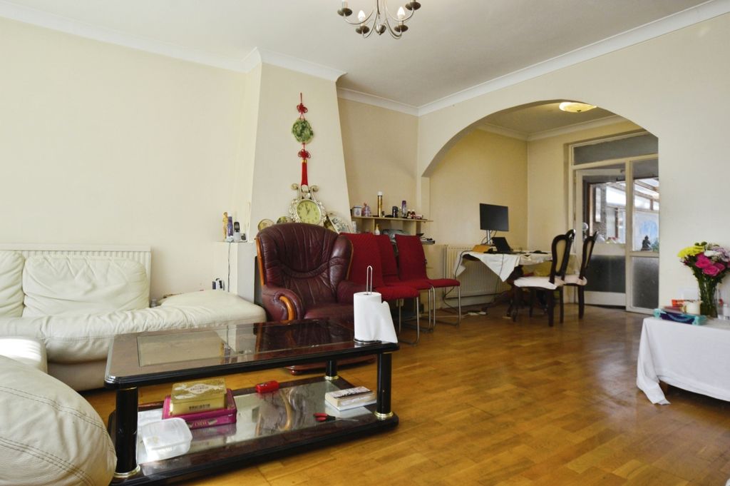 Property photo 2 of 25 Pbox-Img.Jpg