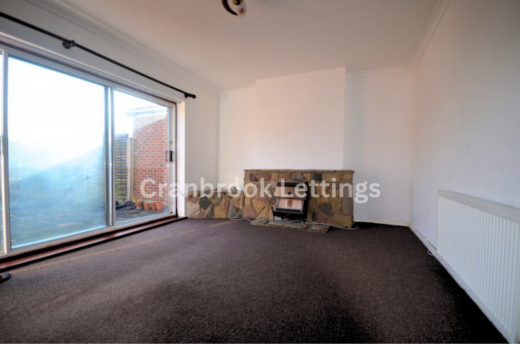 Property photo 1 of 8 Three Bedroom House