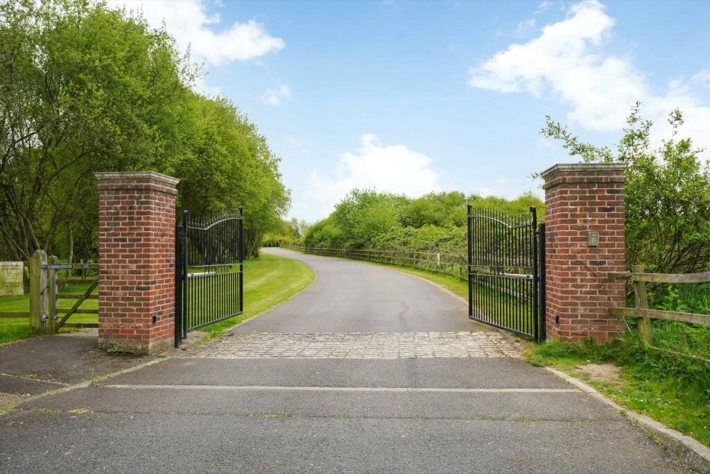 Property photo 2 of 29 Picture No. 43