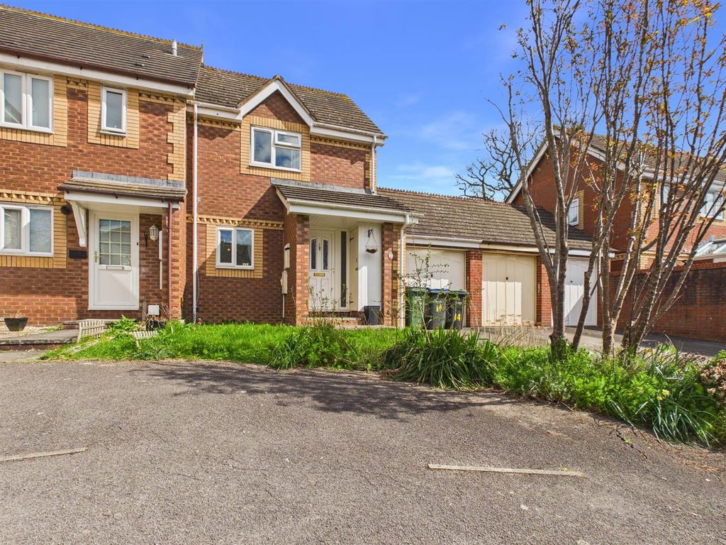 Property photo 1 of 10 Front