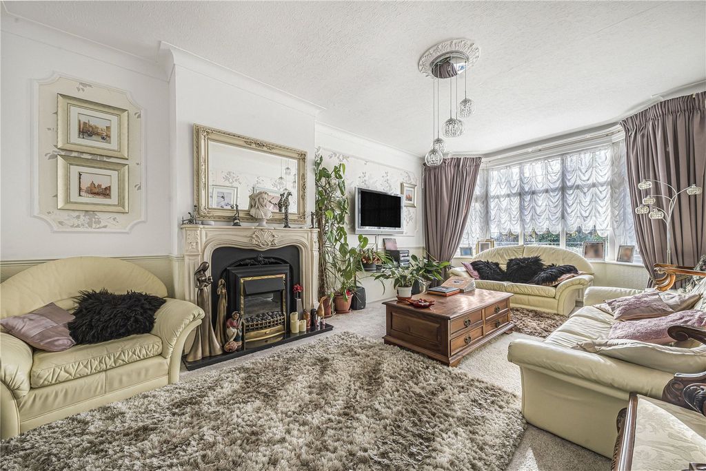 Property photo 2 of 29 Picture No. 15