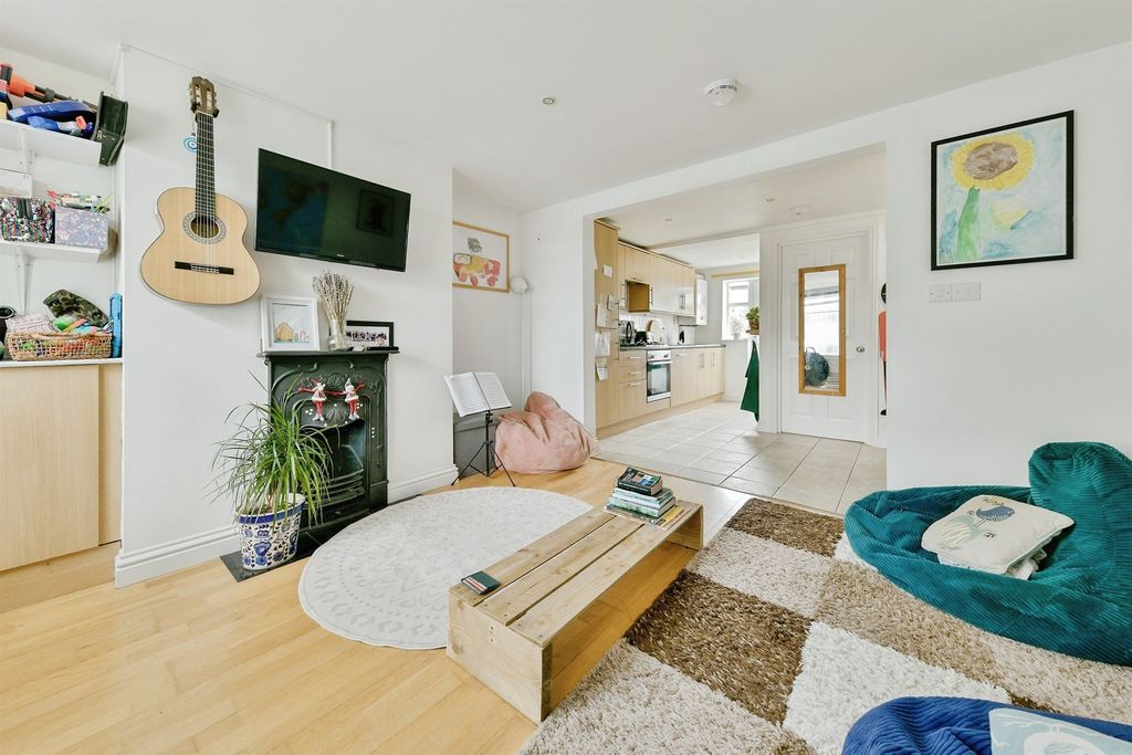 Property photo 2 of 14
