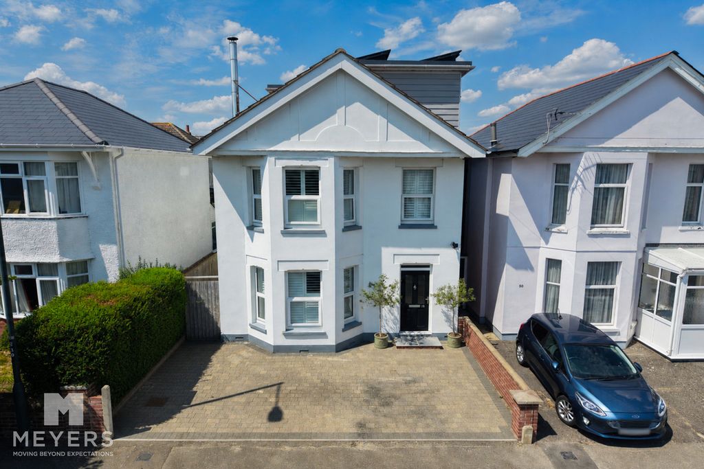 Property photo 1 of 41