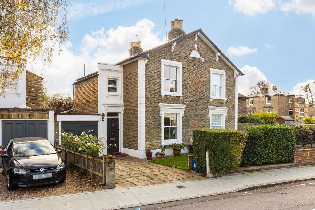 Property photo 1 of 10 4590570