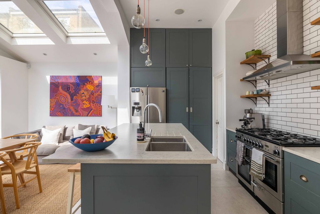 Property photo 3 of 28 Picture 3