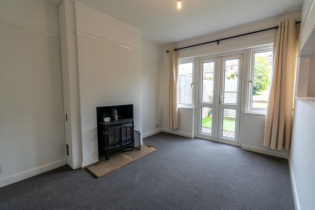 Property photo 3 of 9 Photo