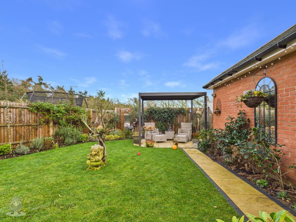 Property photo 2 of 19 Cam03589G0-Pr0086-Still020