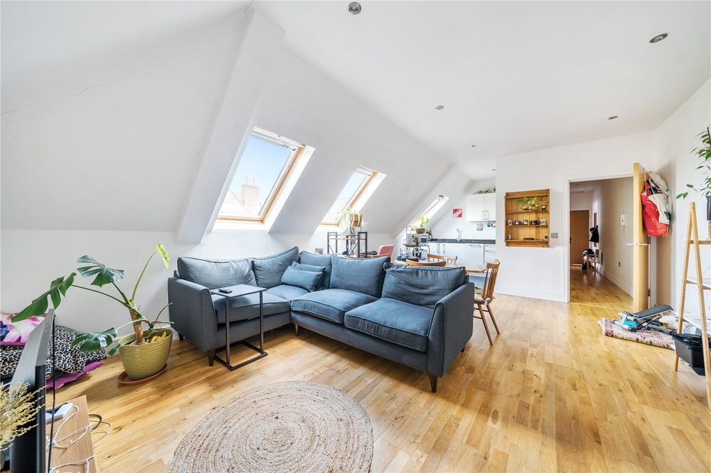 Property photo 3 of 11 Picture No. 06