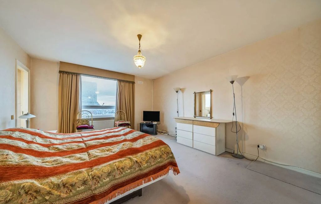 Property photo 3 of 14 Bedroom 1