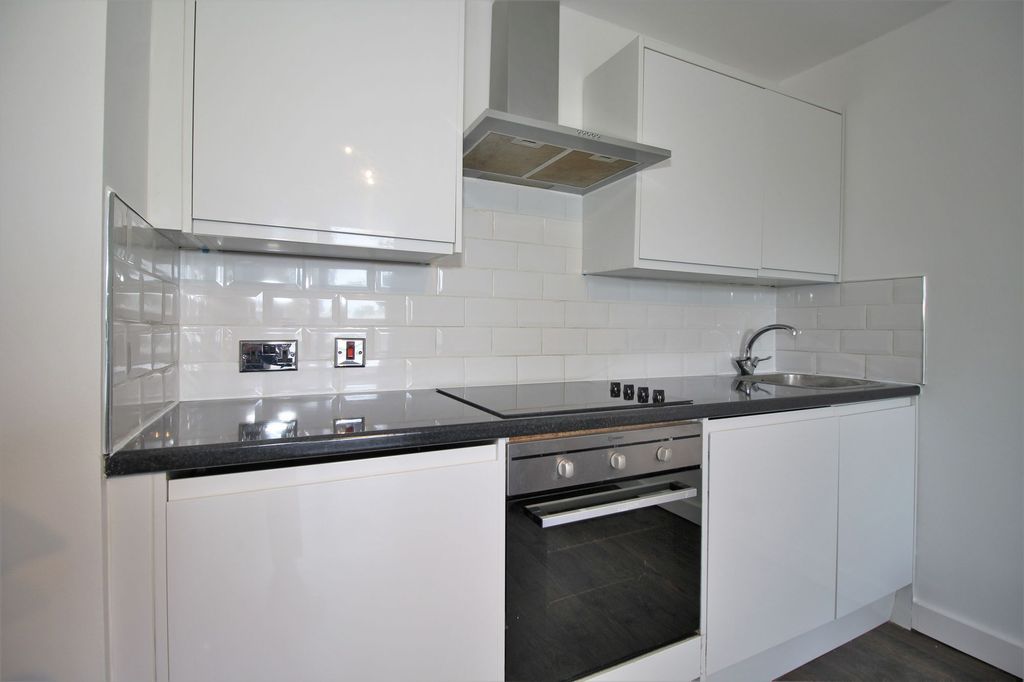 Property photo 2 of 8 Kitchen