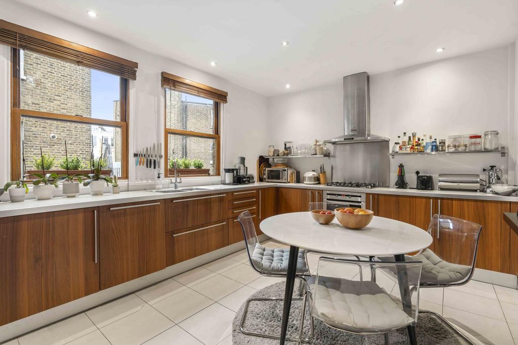 Property photo 2 of 13 Kitchen