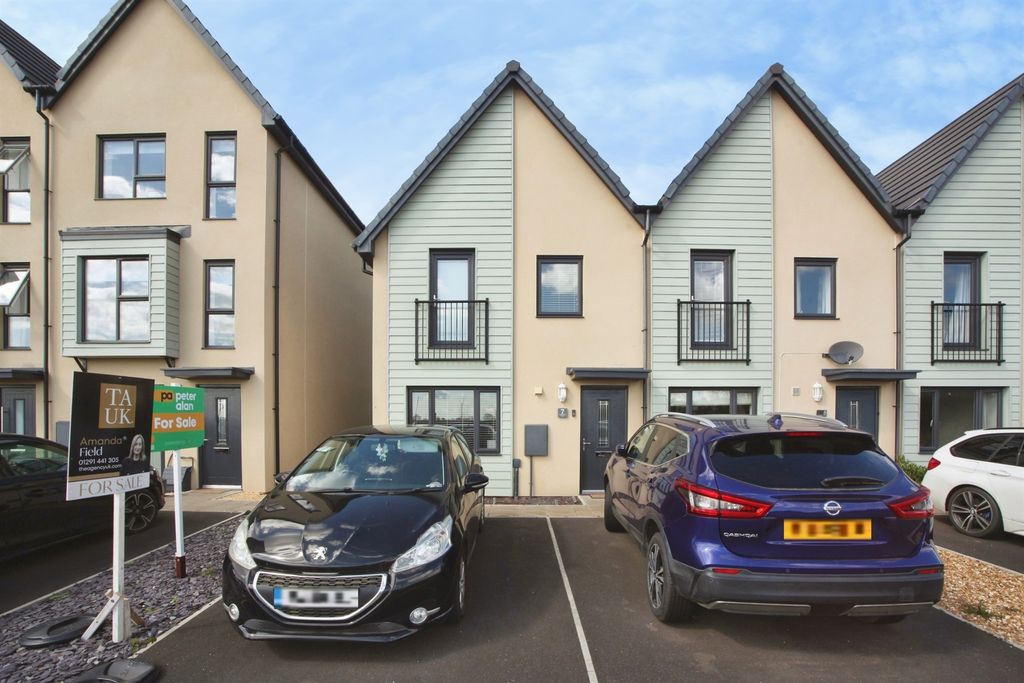 Property photo 1 of 24