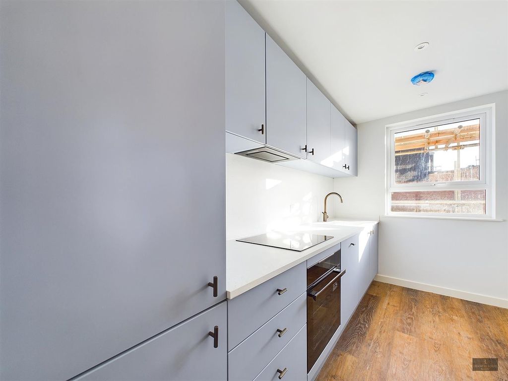 Property photo 1 of 7 Cam02887G0-Pr0342-Still004.Jpg