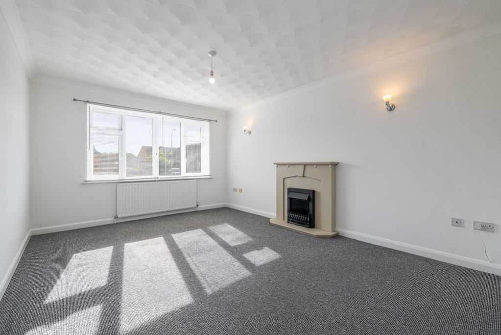 Property photo 2 of 18 18 Tasman Road (Spilsby)-7
