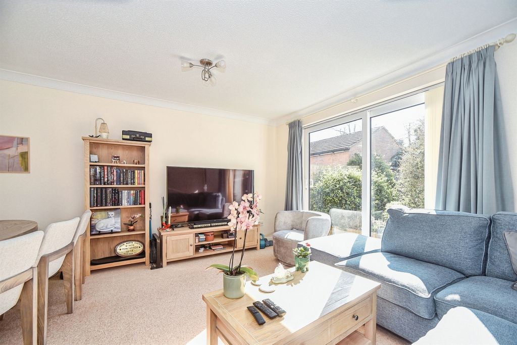 Property photo 2 of 17