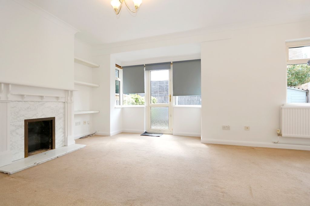 Property photo 2 of 11 4874203