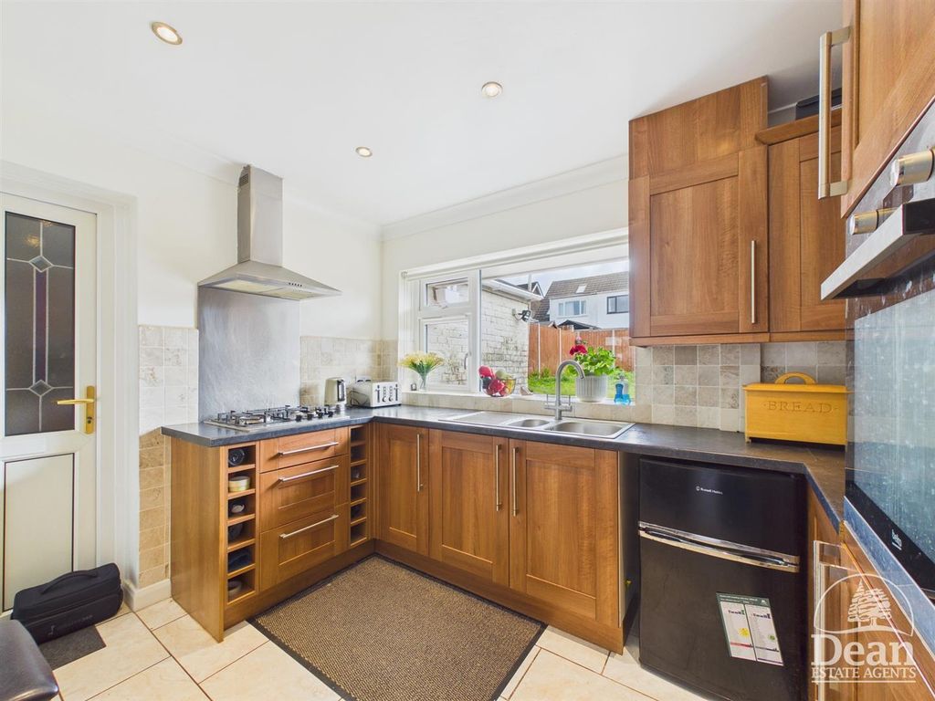 Property photo 3 of 14