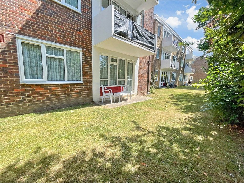 Property photo 2 of 9 Outside Space