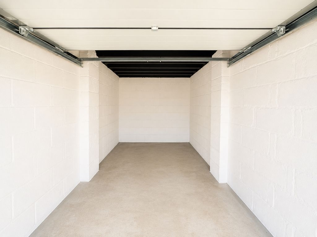 Property photo 2 of 4 Call Tps 01208 872728-6