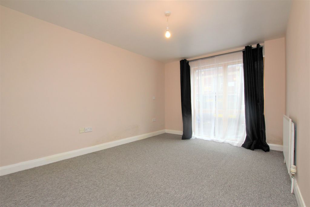 Property photo 3 of 5