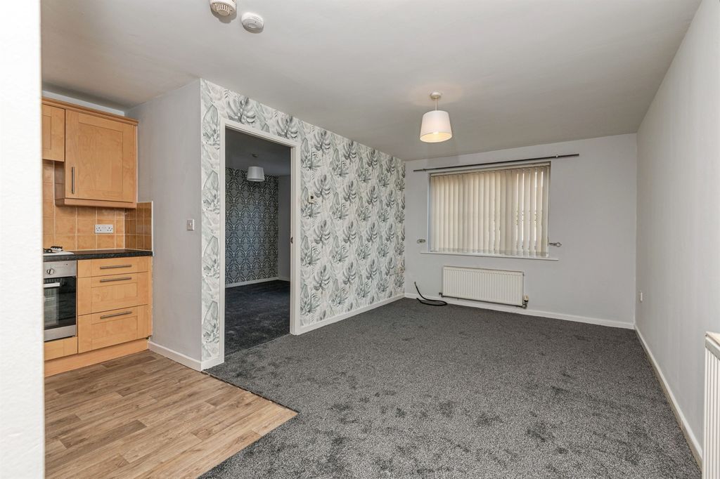 Property photo 3 of 6 Living Room