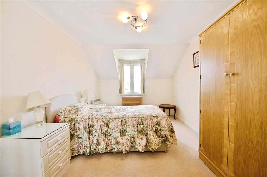 Property photo 2 of 10 Bedroom One