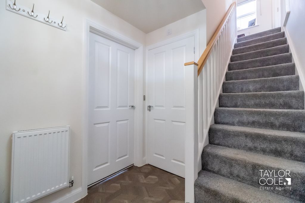 Property photo 2 of 32