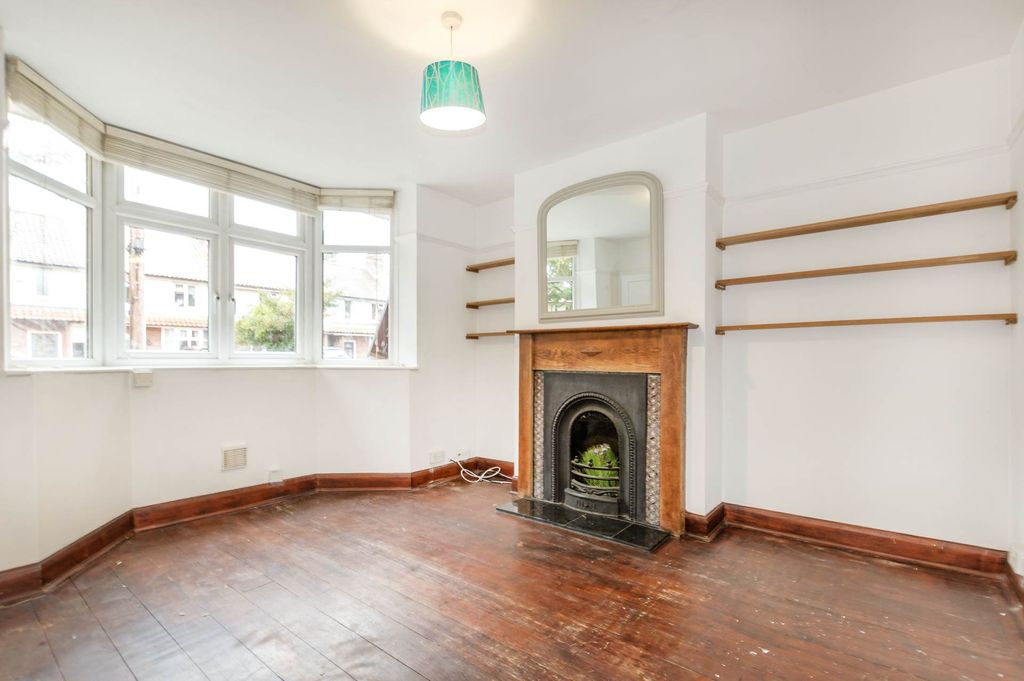 Property photo 2 of 12