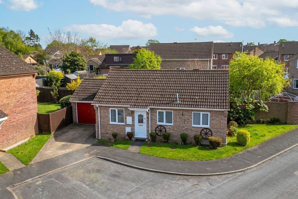 Property photo 1 of 27