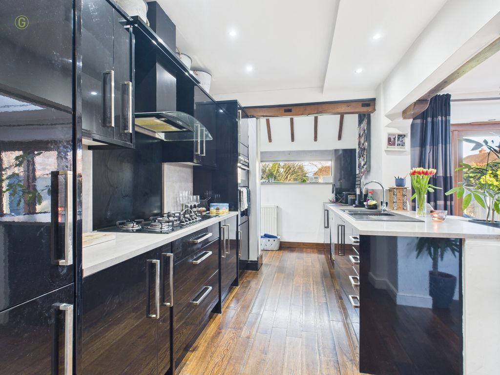 Property photo 3 of 46 Cam01698G0Pr0127Still013