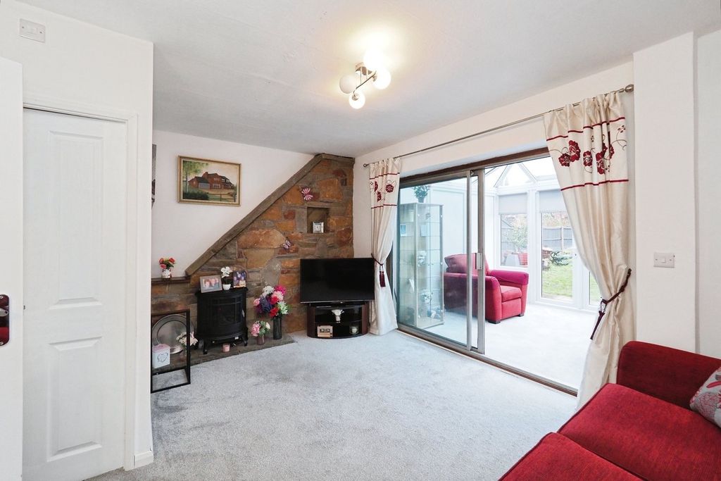 Property photo 2 of 20