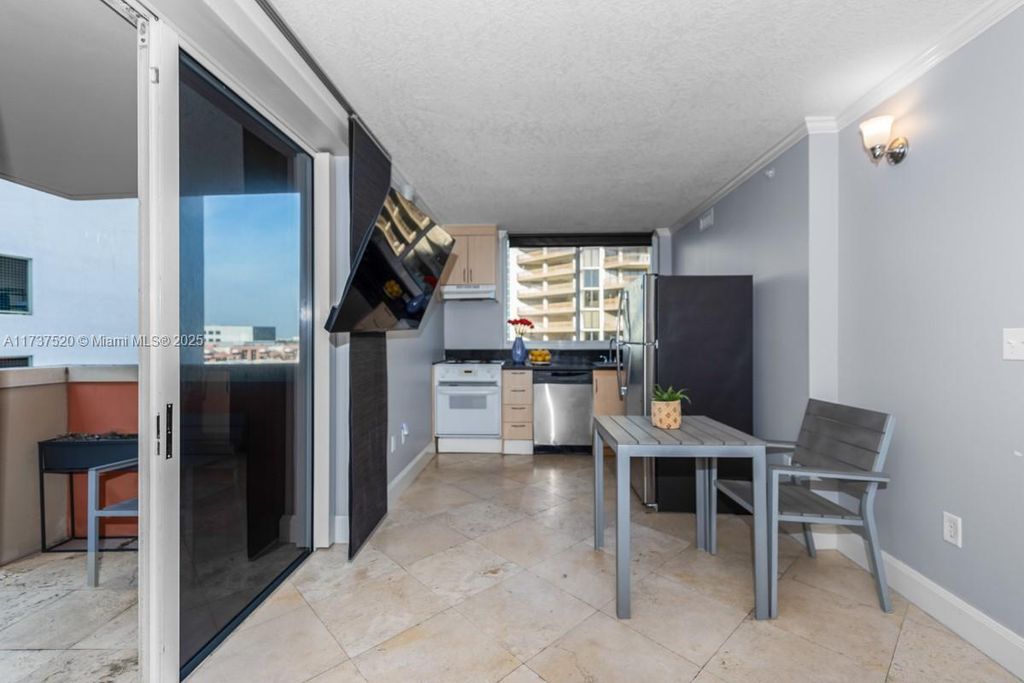 Property photo 2 of 18 <Alttext/>