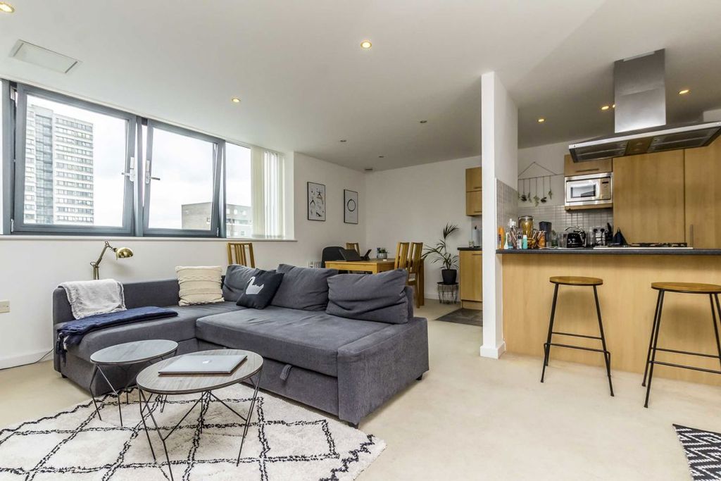 Property photo 2 of 6