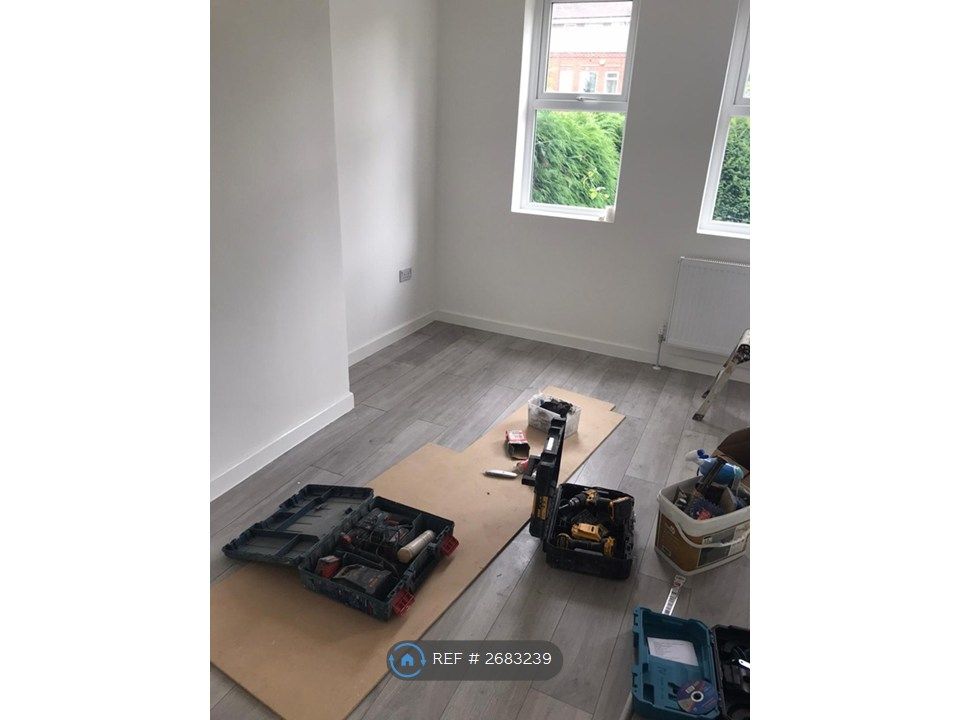 Property photo 3 of 10 Living Room