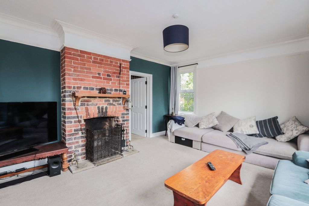 Property photo 1 of 19