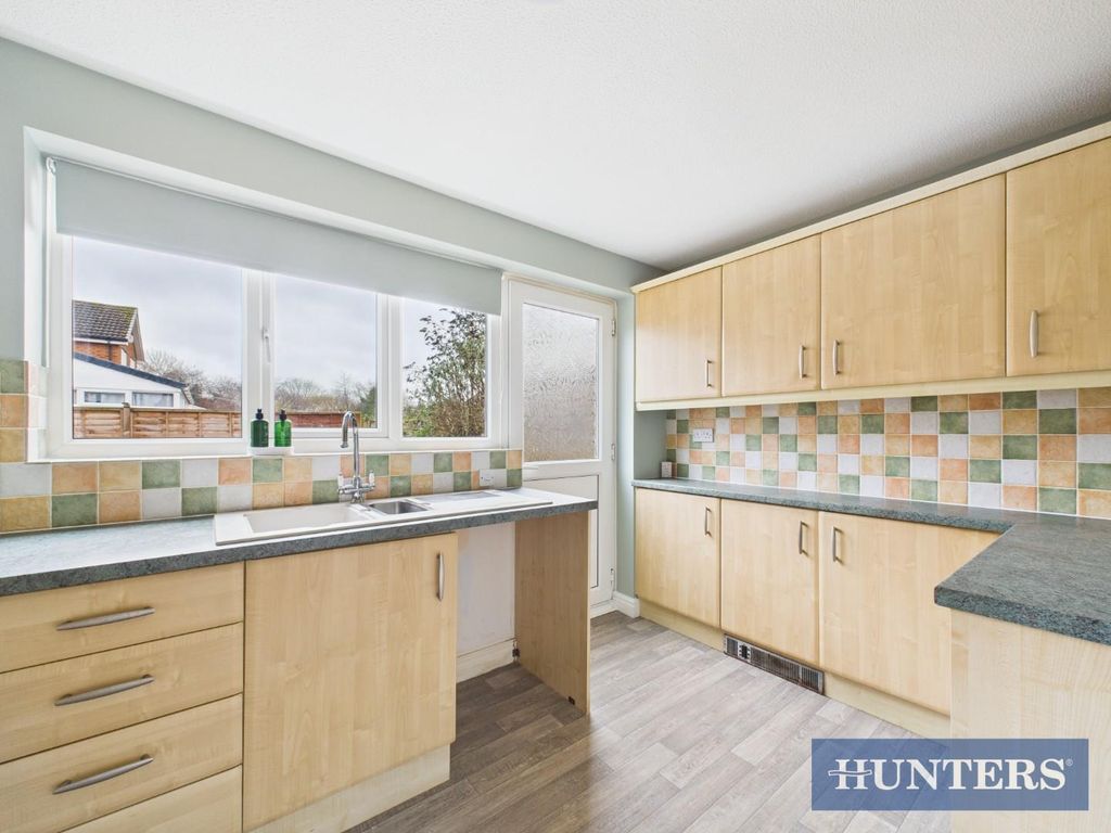 Property photo 3 of 7 Kitchen Alt