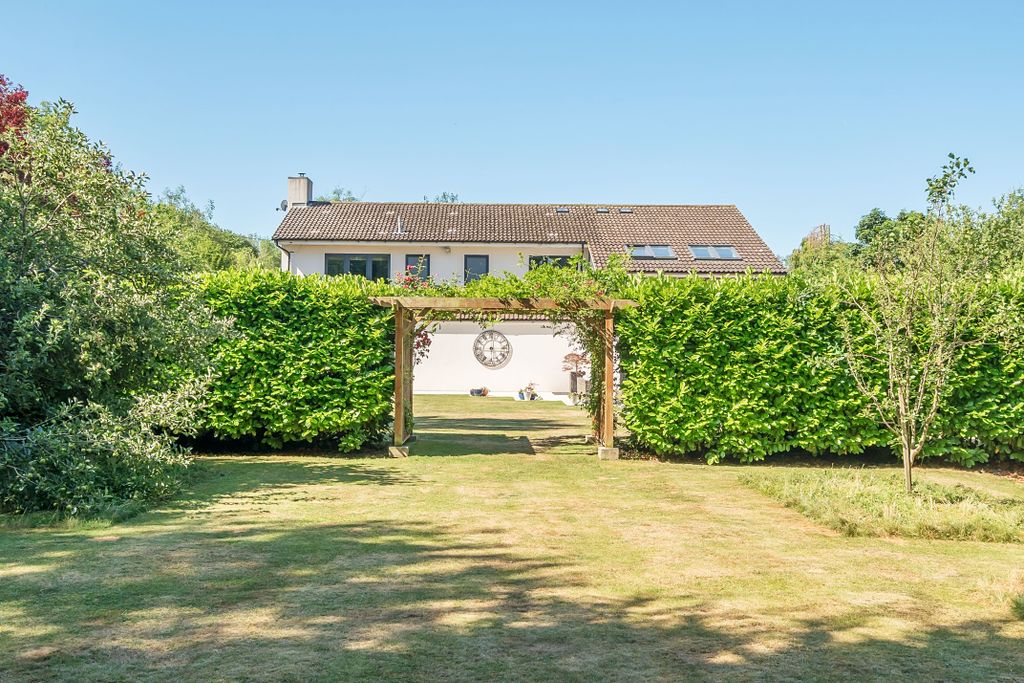 Property photo 2 of 19