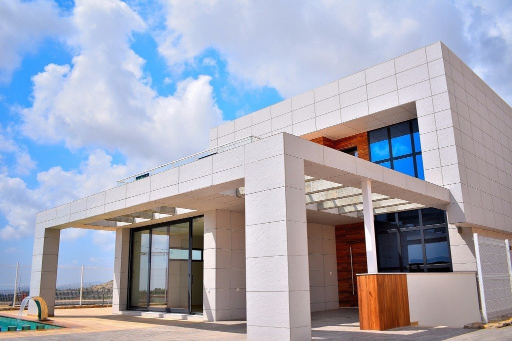 Property photo 2 of 38