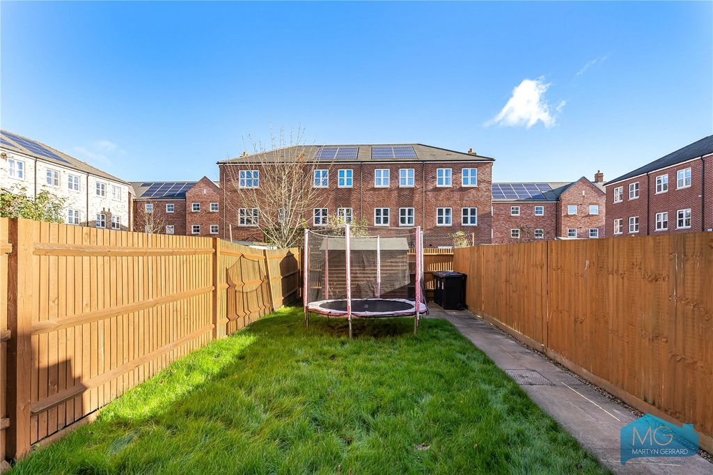 Property photo 2 of 21 Picture No. 23