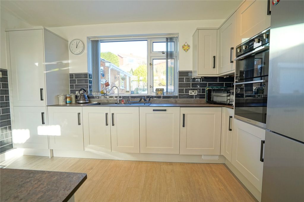 Property photo 3 of 17 Picture No. 14