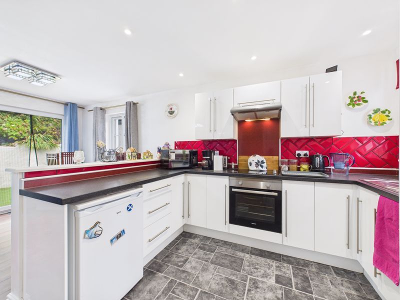 Property photo 2 of 9 Kitchen Area