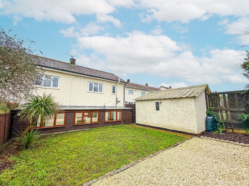 Property photo 2 of 19 4829995