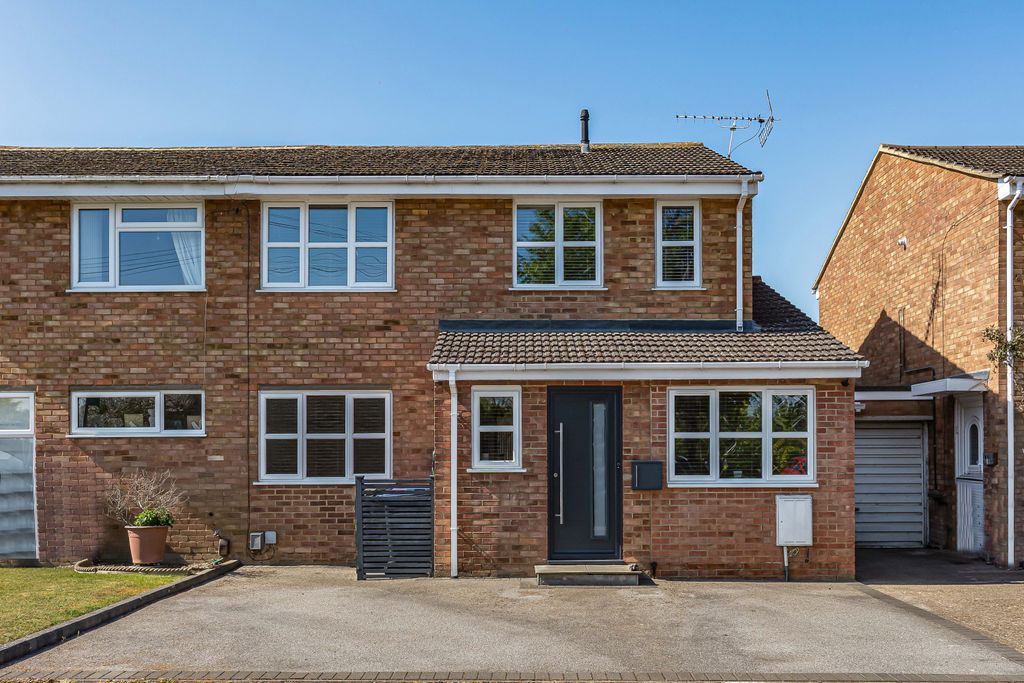 Property photo 1 of 18 Front