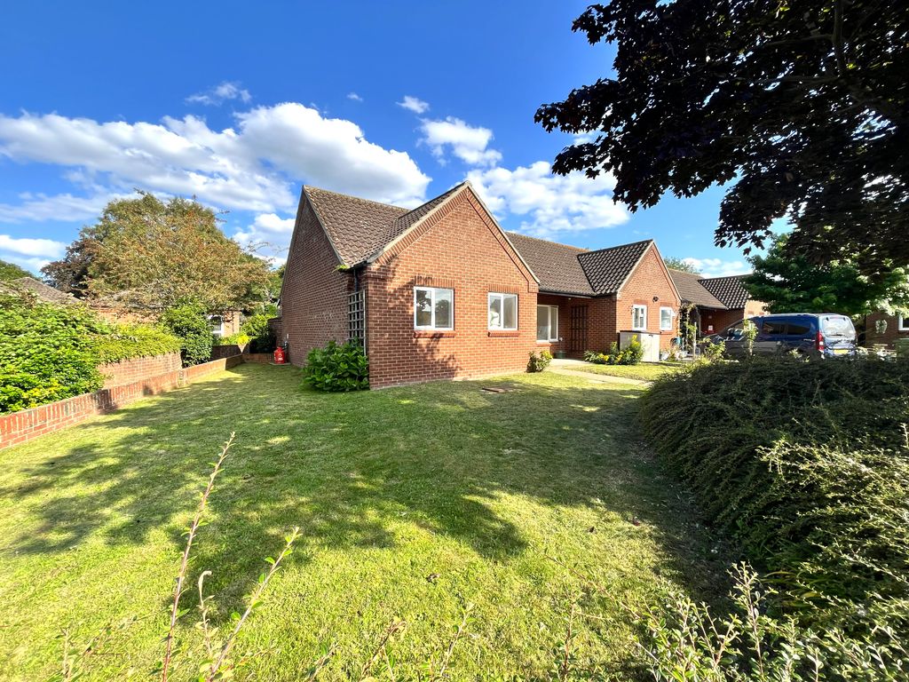 Property photo 1 of 2