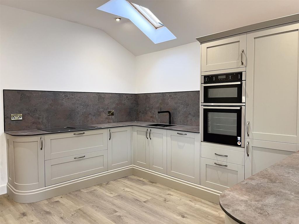 Property photo 2 of 32 17-Img_7997.Jpg