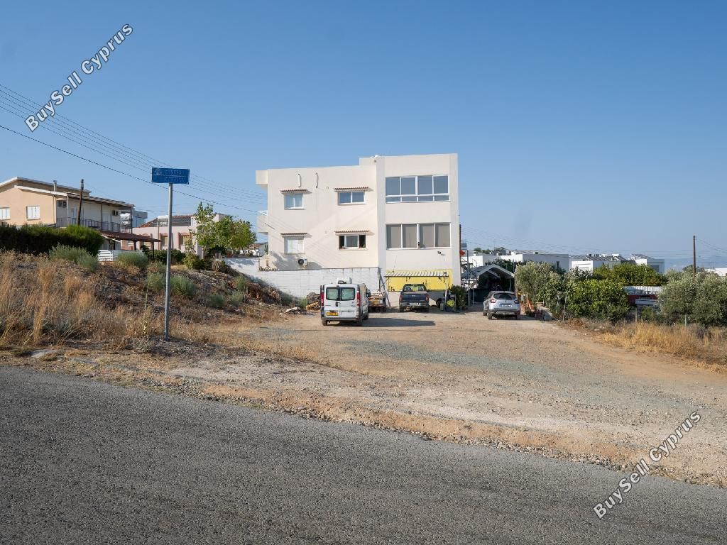 Property photo 2 of 8