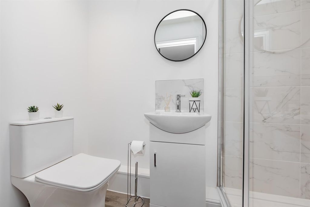 Property photo 3 of 10 Rm3_Img-12.Jpg