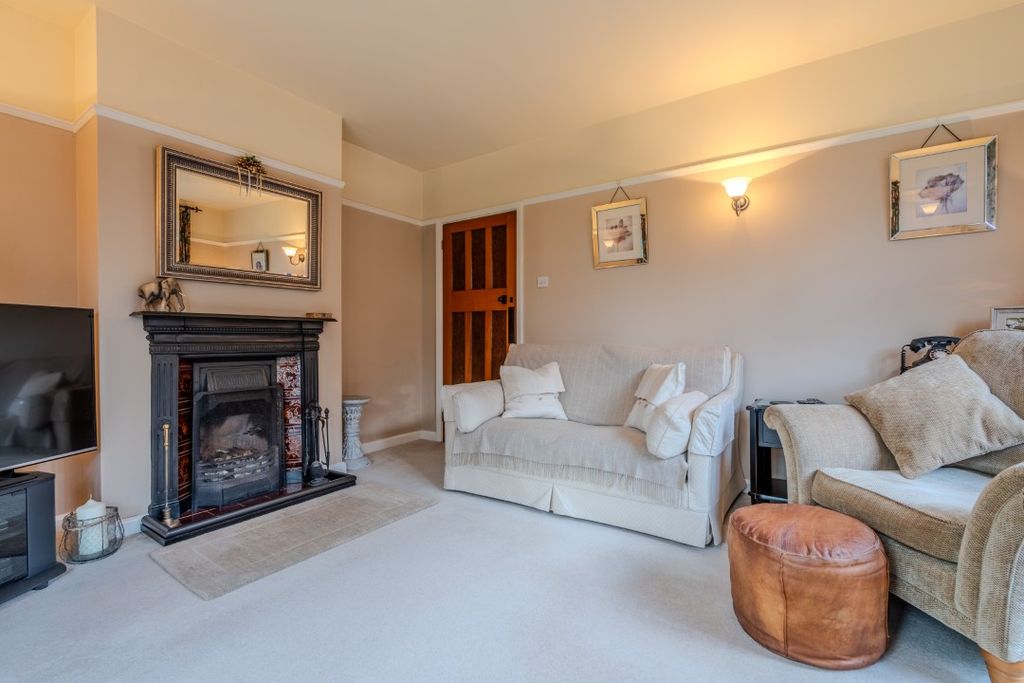 Property photo 3 of 35